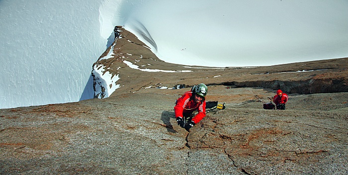 Thomas Huber an der Westwand am Holtanna, Antarktis