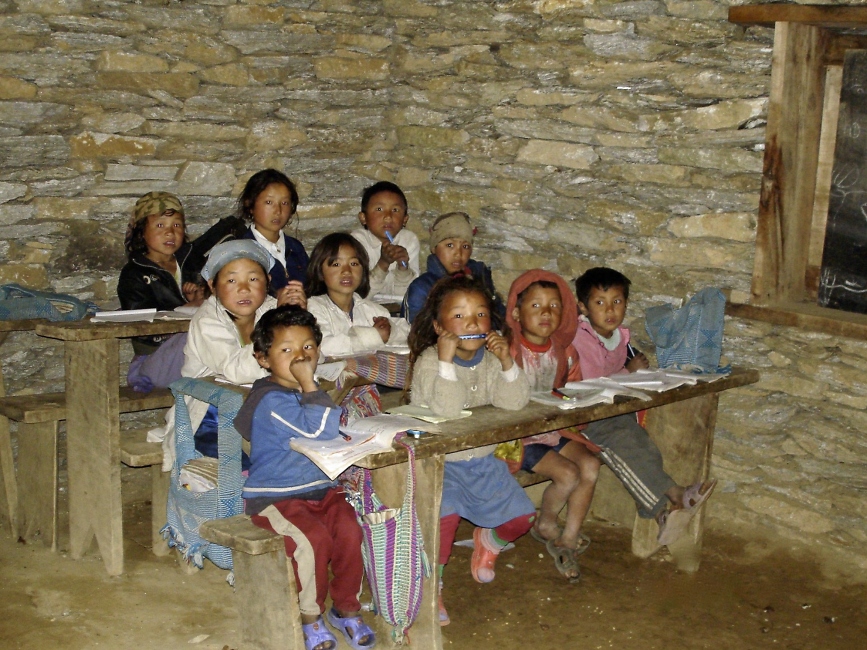 Schulkinder, Khiraule, Ost-Nepal