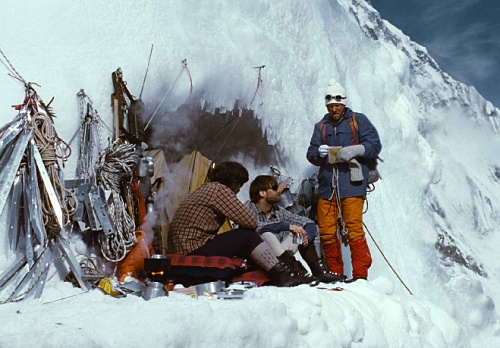 High Camp in der Rupalwand