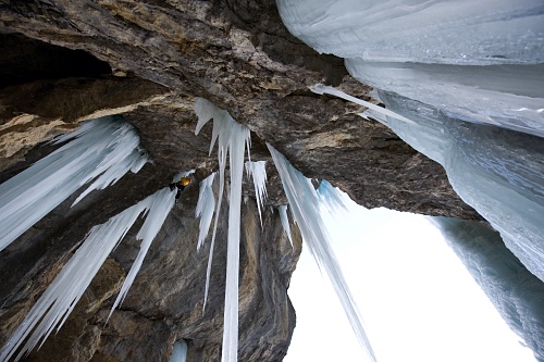 onsight-Begehung der mixed-Route flying circus, M10, Breitwangfluh, Berner Oberland %A9Rainer Eder