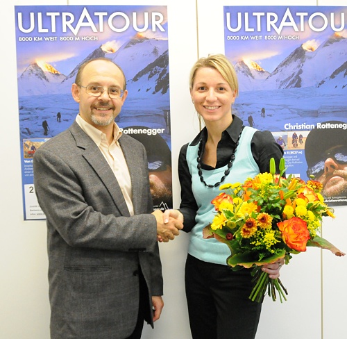 Karl-Heinz Kubatschka begr%EF%BF%BD%EF%BF%BD%EF%BF%BD%EF%BF%BDt Franziska Franke im K%EF%BF%BD%EF%BF%BDlner Alpenverein