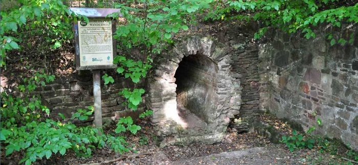 R%EF%BF%BD%EF%BF%BDmer-Kanal-Wanderweg
