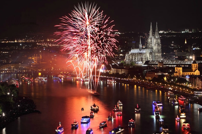 Feuerwerk %EF%BF%BDber K%EF%BF%BDln