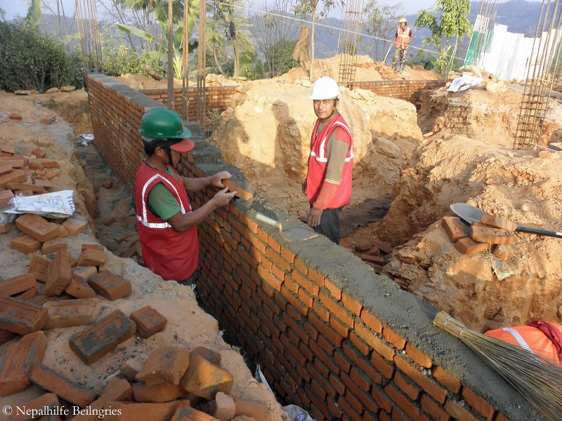 Wiederaufbau der Schule in Thulosirubari