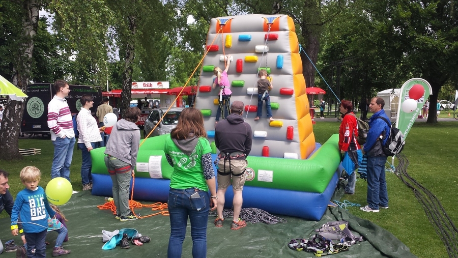 Der K%EF%BF%BDlner Alpenverein beim Tag der Begegnung im Rheinpark