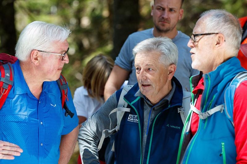 Frank-Walter Steinmeier, Josef Klenner und G%EF%BF%BDnther Manstorfer / Foto Marco Kost/DAV