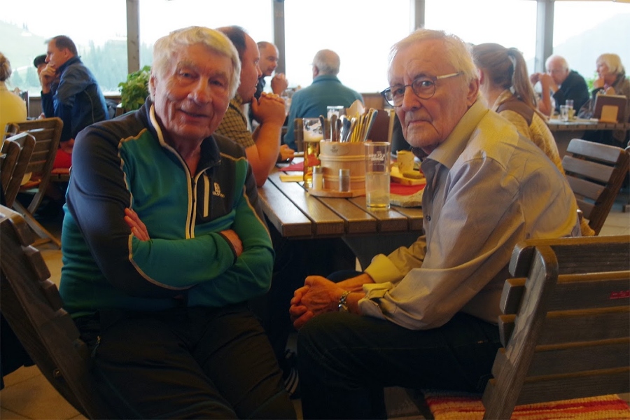 Unser ehemaliger H%EF%BF%BD%EF%BF%BDttenwirt Franz Althaler und Ehrenvorsitzender Heinz Arling / Foto Hanno Jacobs