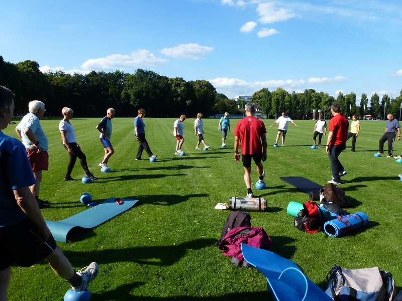 Aktiv mit der Sportgruppe in M%C3%BCngersdorf