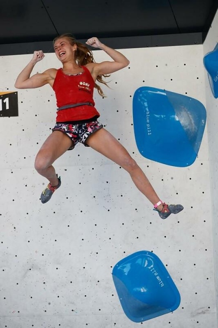 Titel geholt! Hannah Meul am letzten Boulder im Finale. Foto: Marco Kost