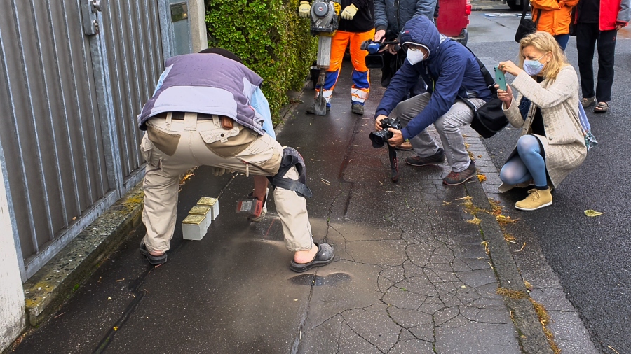 6. Stolpersteinverlegung f%C3%BCr die Familie von Bernhard Falk