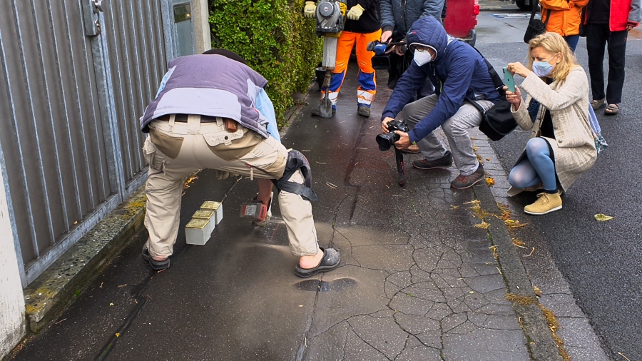 6. Stolpersteinverlegung f%EF%BF%BDr die Familie von Bernhard Falk