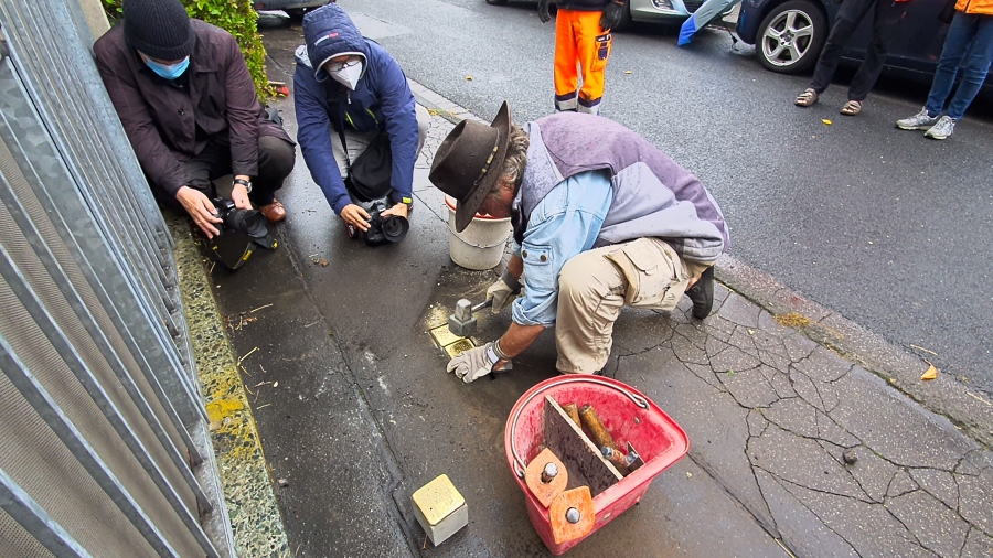 6. Stolpersteinverlegung f%C3%BCr die Familie von Bernhard Falk