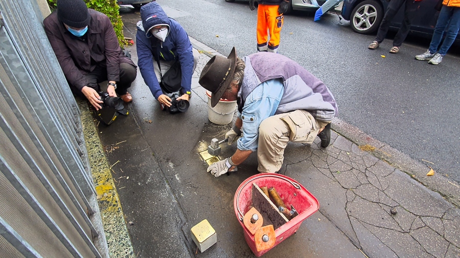 6. Stolpersteinverlegung f%EF%BF%BDr die Familie von Bernhard Falk