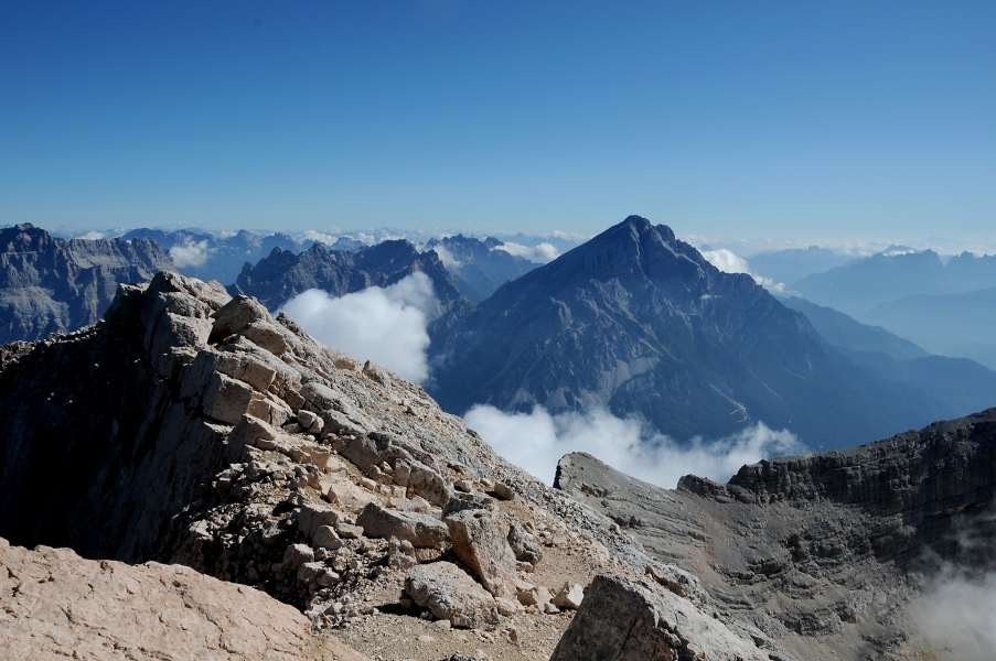 Tourentipp: Monte Pelmo - Blick %EF%BF%BDber den Ostgrat zum Antelao - Foto Kalle Kubatschka