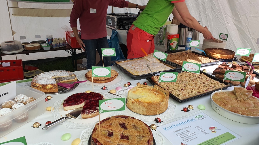 Sommerfest in Blens - Reiche Auswahl an selbstgemachten Kuchen - Foto: Kalle Kubatschka