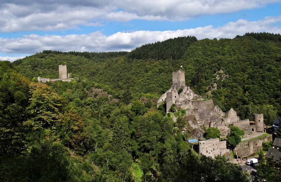 Ober- und Niederburg in Manderscheid - Foto Dorothe/Pixabay