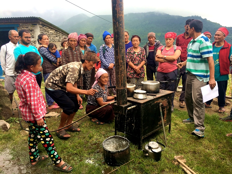 Kochen ohne Holz / Foto: Namgel Sherpa/Nepalhilfe Bonn