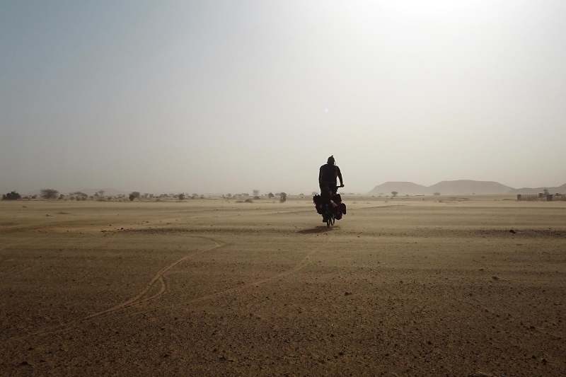 Anselm Pahnke: Anderswo in Afrika / Grenzgang