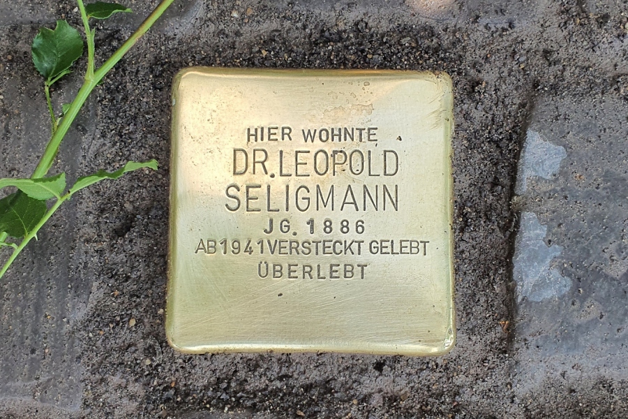 Stolperstein f%C3%BCr Dr. Leopold Heinrich Seligmann / Foto: Kalle Kubatschka/DAV
