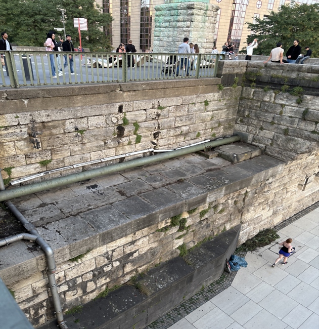 Aufr%C3%A4umaktion an der Hohenzollernbr%C3%BCcke / Foto: Stephan Ling