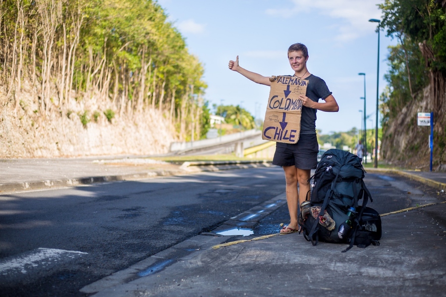 Joshi Nichell: Per Anhalter nach Feuerland - Vom Abitur ins Abenteuer / Grenzgang