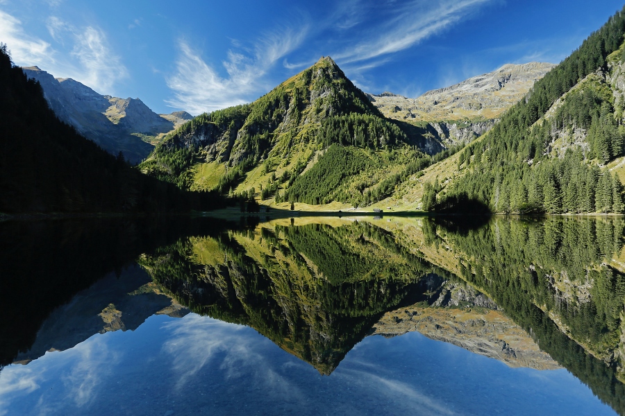 Spiegelung im Bergsee / Foto: Herbert Raffalt