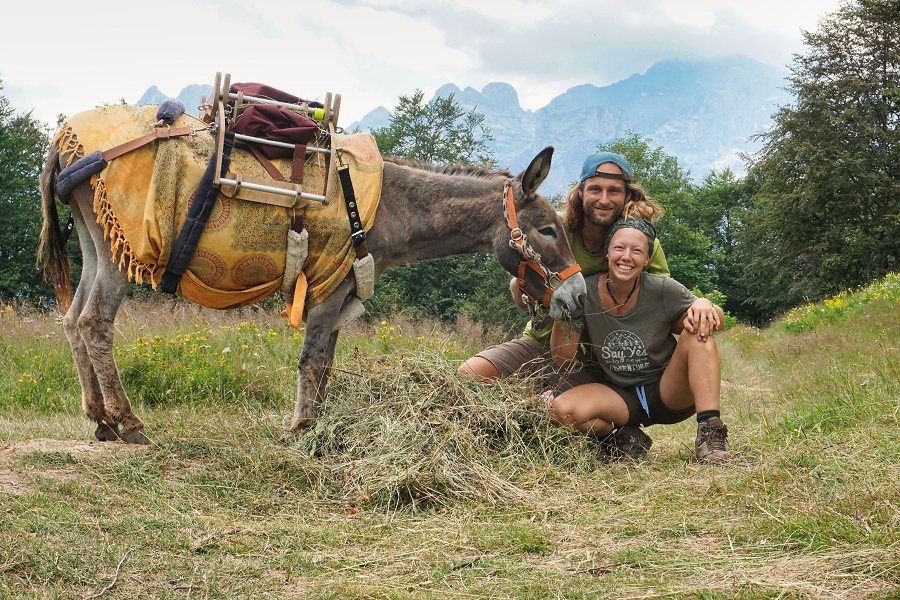 Lotta Lubkoll: Drei Esel im Balkan - Wandern mit Langohr Jonny / Grenzgang