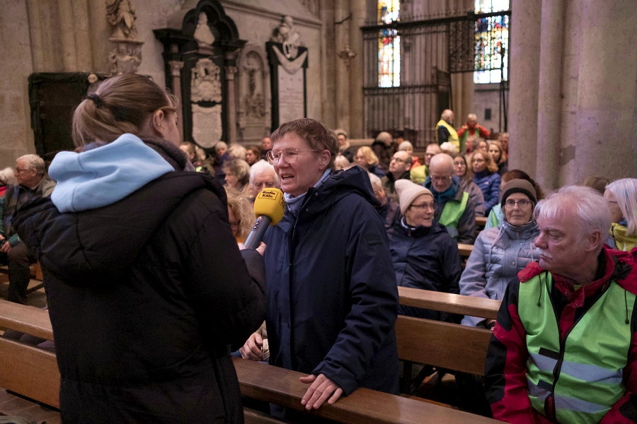 Andrea J%C3%BCrgens im Interview zu Music meets Mountains mit Radio K%C3%B6ln / Foto: Simone Szymanski