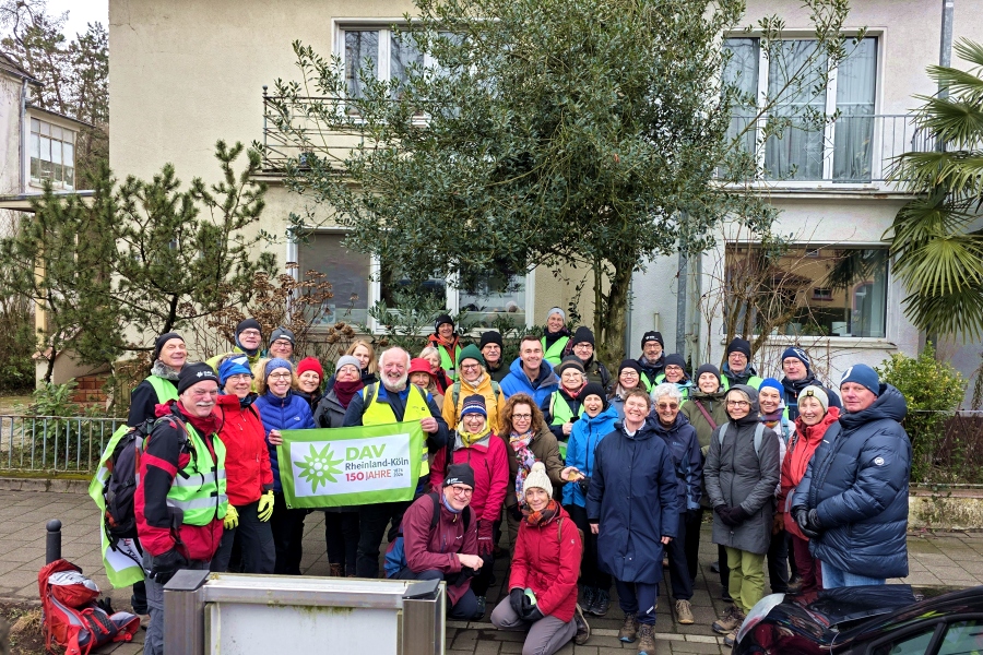 Gruppenfoto am Ende der ersten Etappe / Foto: Kalle Kubatschka