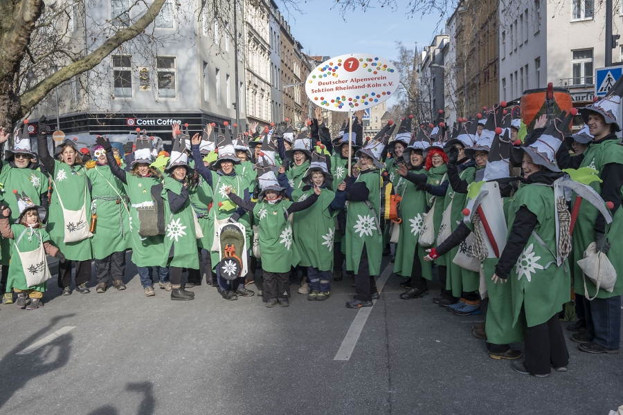 Gruppenfoto bei der Aufstellung / Foto: Simone Szymanski
