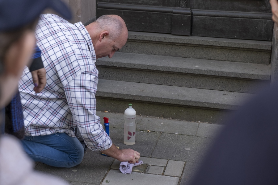 Stolperstein-Spaziergang / Foto: DAV/Simone Szymanski