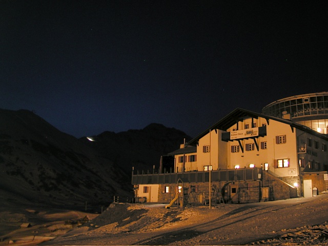 Klner Haus bei Nacht
