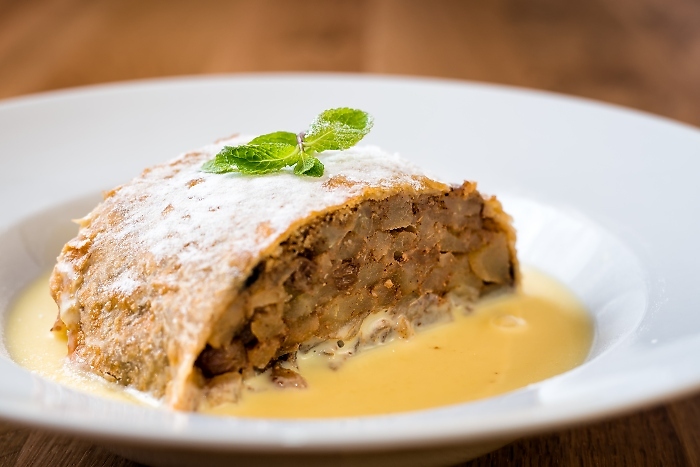 Alpenstrudel mit Vanillesauce / Foto: Klner Haus