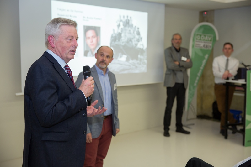 Josef Klenner nimmt Stellung zu einer Frage / Foto: Philipp Hesse