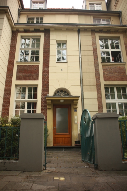 5. Stolpersteinverlegung: fr die Familie von Dr. Oskar Eliel, Voigtelstrae 22, Kln-Braunsfeld / Foto: Miriam Ersch-Arnold