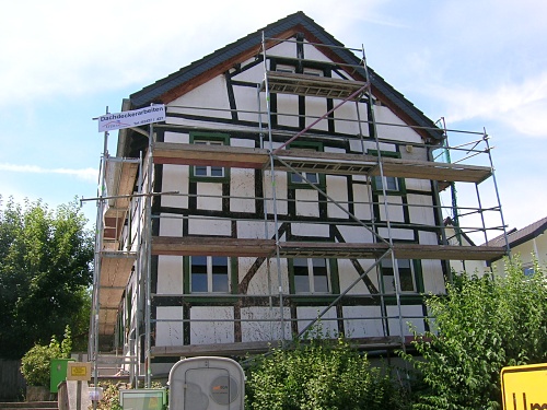20.07.2010: Das Ger%EF%BF%BD%EF%BF%BDst steht, der Efeu ist weg / Foto: DAV Rheinland-K%EF%BF%BD%EF%BF%BDln