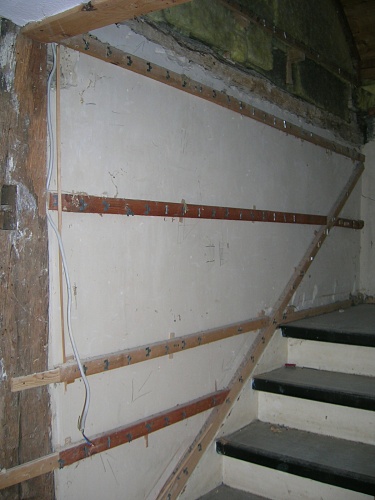 23.07.2010: Die Holzverschalung im Treppenhaus wurde entfernt