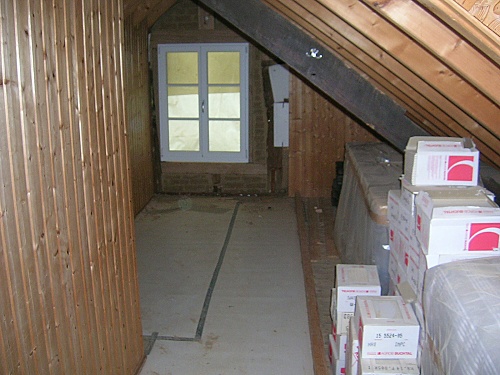17.11.2010: Das neue Fluchtfenster im kleinen Lager / Foto: DAV Rheinland-K%EF%BF%BD%EF%BF%BDln