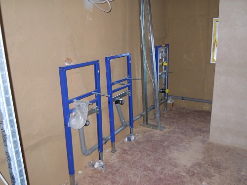05.08.2011: Vorwandinstallationen im Sanit%EF%BF%BD%EF%BF%BDrbereich / Foto: DAV Rheinland-K%EF%BF%BD%EF%BF%BDln