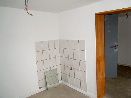 29.01.2012: Der Innenausbau geht weiter (Zimmer, tapeziert ung gestrichen) / Foto: DAV Rheinland-K%EF%BF%BD%EF%BF%BDln