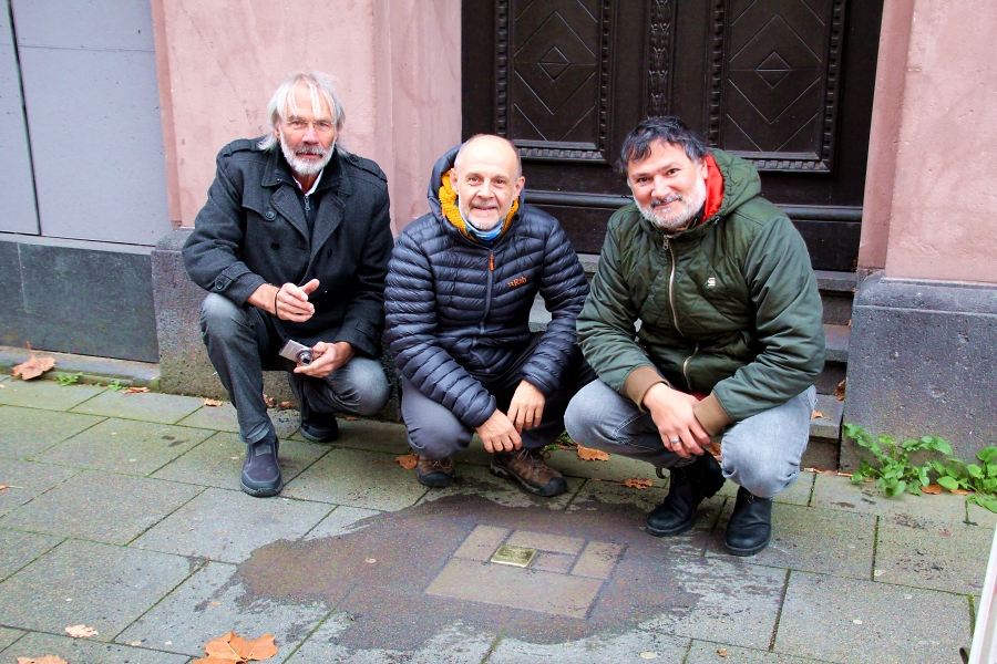 Reinhold Kruse, Kalle Kubatschka und Ibrahim Basalamah nach der Verlegung / Foto: Ang%C3%A9lique Steinberg/DAV