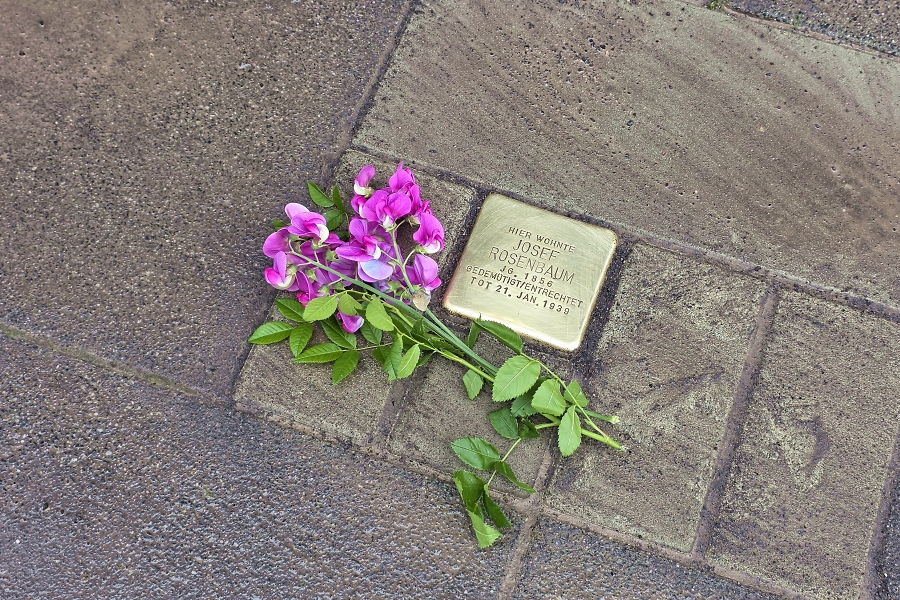 Stolperstein f%C3%BCr Josef Rosenbaum / Foto: Kalle Kubatschka/DAV Rheinland-K%C3%B6ln