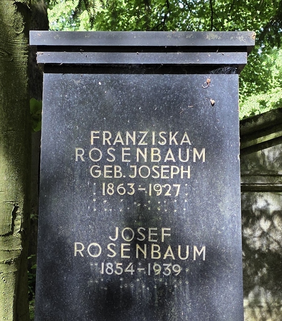 Grabstein von Josef und Franziska Rosenbaum / Foto: Kalle Kubatschka/DAV Rheinland-K%C3%B6ln
